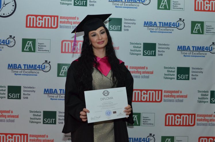 Выпускниця Mini MBA