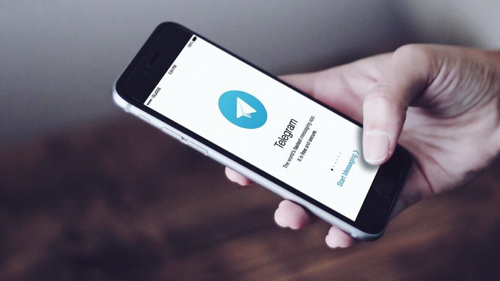 База клієнтів з Telegram